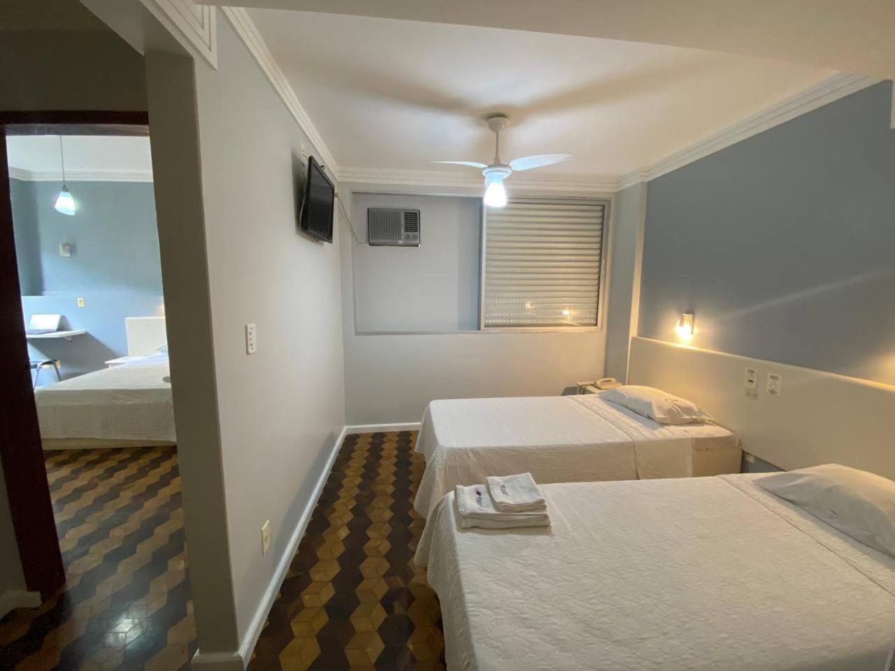 Oscar Palace Hotel - Centro De Tubarão Buitenkant foto